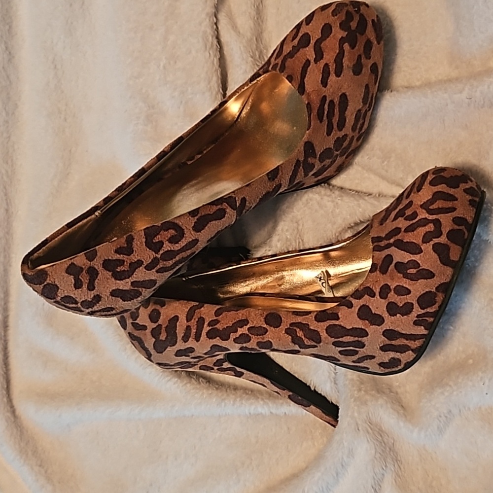 Target, size 9, Brown animal print